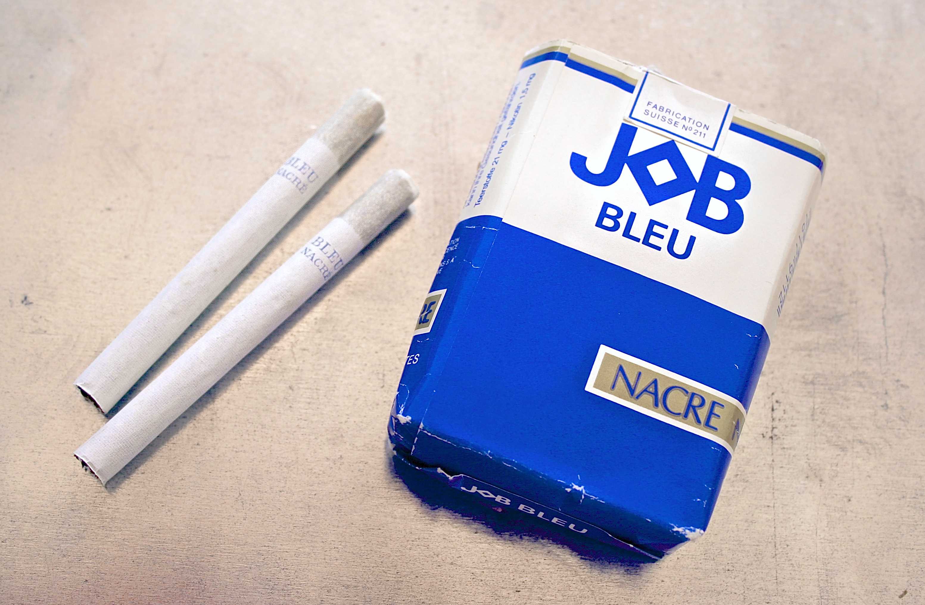 Job Bleu Nacre1
