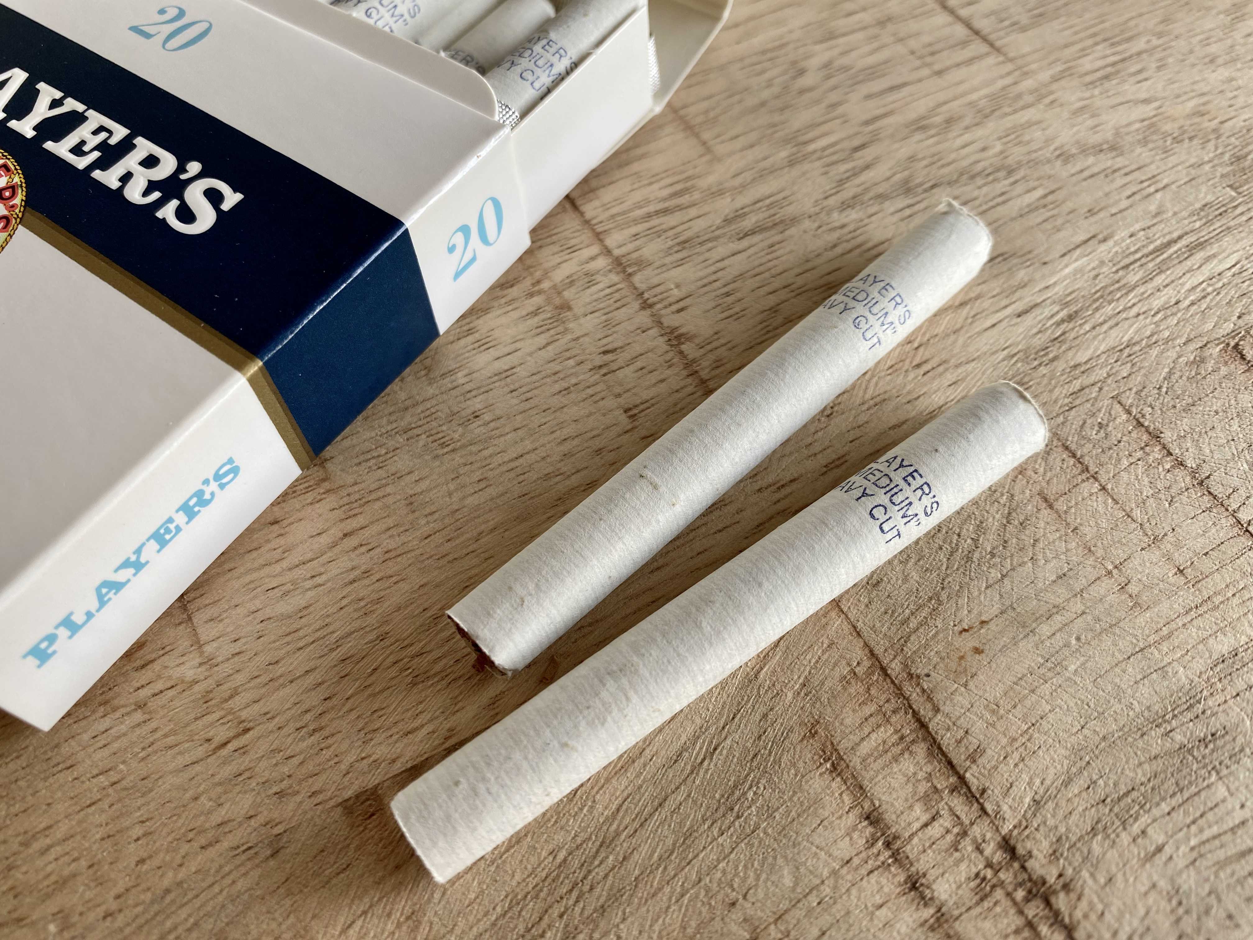 Player's Navy Cut 21